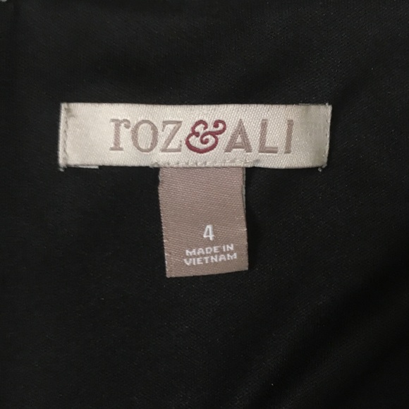 Roz & Ali Little Black Dress - Picture 2 of 6